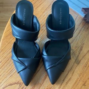 Marc Fisher NWOT black leather pumps